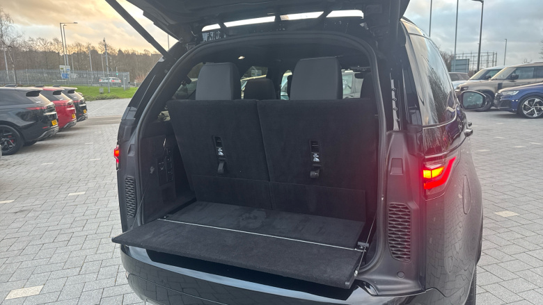 Land Rover Discovery 3.0 D300 R-Dynamic HSE 5dr Auto Diesel Station Wagon